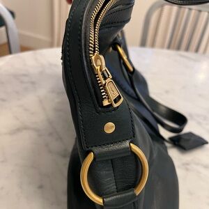 Yves Saint Laurent Large bag, color Hunter Green.
